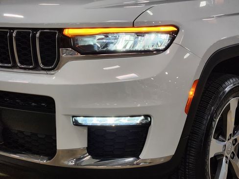 Used 2022 Jeep Grand Cherokee L Limited AWD/4WD image 14