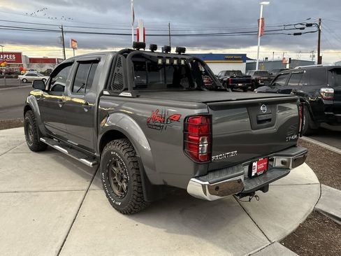Used 2021 Nissan Frontier SV image 5