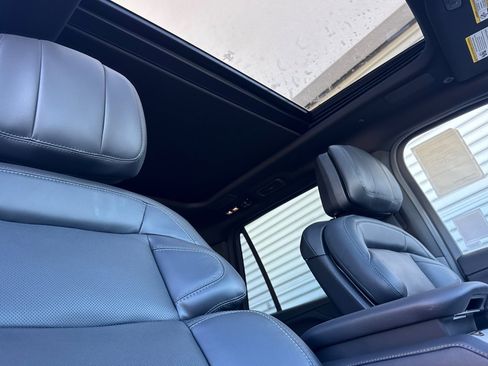 New 2025 Lincoln Navigator Reserve w/ Jet Appearance Package image 17