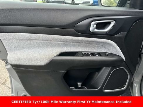 Used 2023 Jeep Compass Latitude AWD/4WD image 19