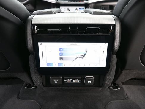 Used 2023 Jeep Grand Wagoneer 4WD w/ Convenience Group III image 17