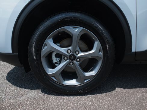 Used 2025 Ford Escape ST-Line Select AWD/4WD image 9