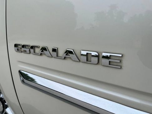 Used 2014 Cadillac Escalade Platinum AWD/4WD image 52