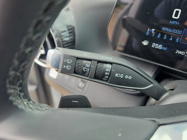 Used 2025 Chevrolet Equinox LT AWD/4WD image 21