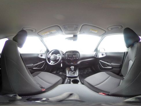 Used 2025 Kia Soul LX w/ LX Technology Package image 38