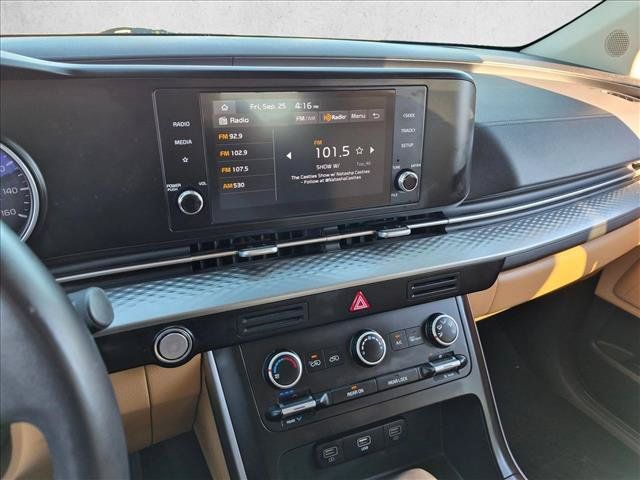 Used 2024 Kia Carnival LX FWD image 19