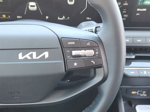 New 2025 Kia K4 EX image 27