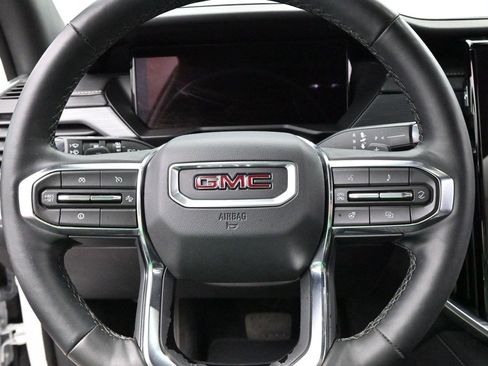 Used 2024 GMC Acadia Elevation w/ Luxury Package FWD image 18
