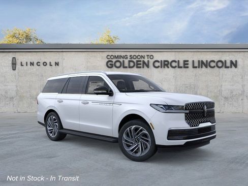 New 2026 Lincoln Navigator Premiere AWD/4WD image 2