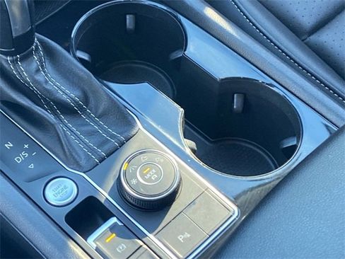 Used 2023 Volkswagen Atlas SE image 31