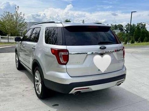 Used 2017 Ford Explorer Limited AWD/4WD image 3