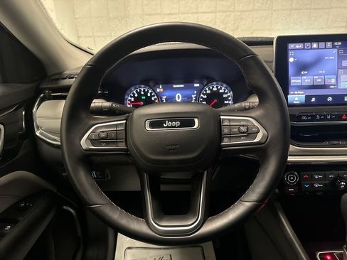 Used 2022 Jeep Compass Limited image 14