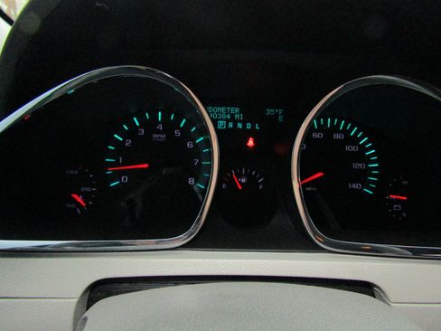 Used 2010 Chevrolet Traverse LT w/ Personal Connectivity Package image 22