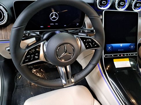 Used 2026 Mercedes-Benz GLC 300 4MATIC image 18