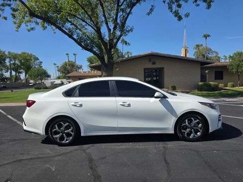 Used 2021 Kia Forte LXS FWD image 3