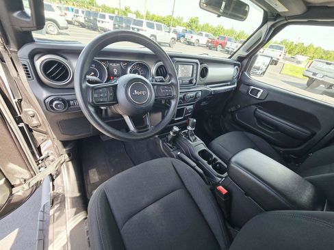 Used 2021 Jeep Wrangler Sport AWD/4WD image 10