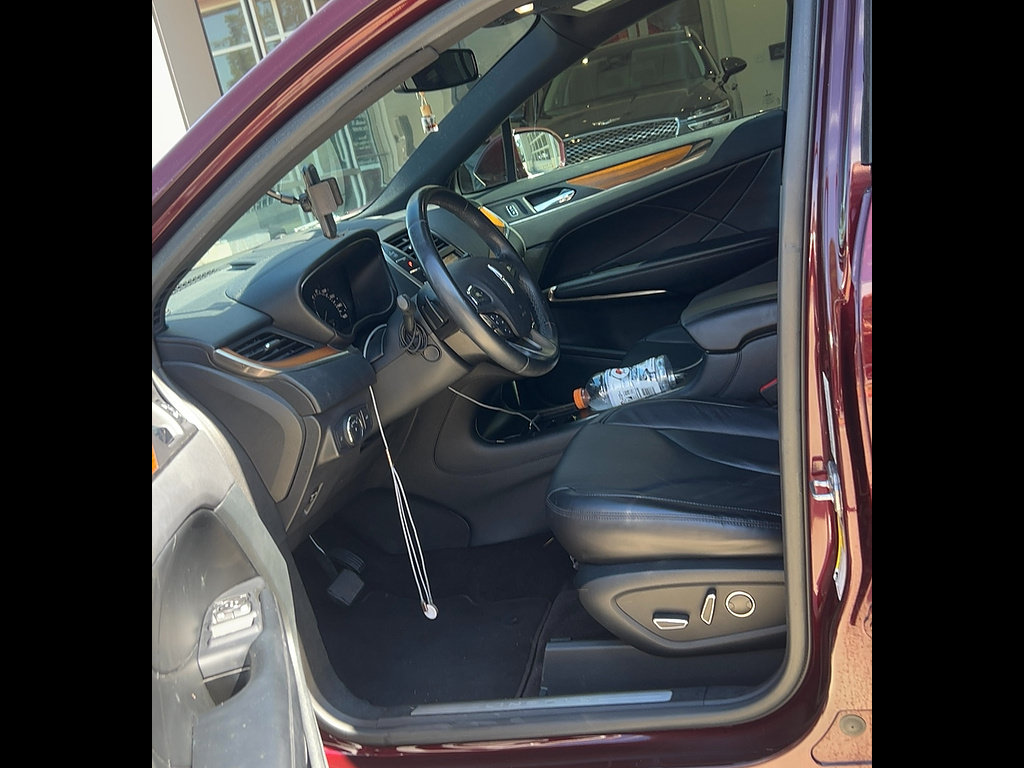 Used 2017 Lincoln MKC Reserve FWD image 10
