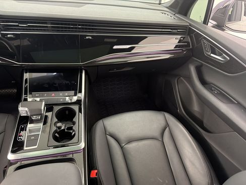 Used 2025 Audi Q7 2.0T Premium w/ Convenience Plus Package AWD/4WD image 31