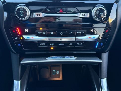 Used 2021 Ford Explorer Platinum w/ Equipment Group 601A image 33