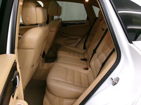 Used 2016 Porsche Macan S image 15