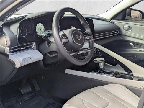 Used 2023 Hyundai Elantra Limited FWD image 10