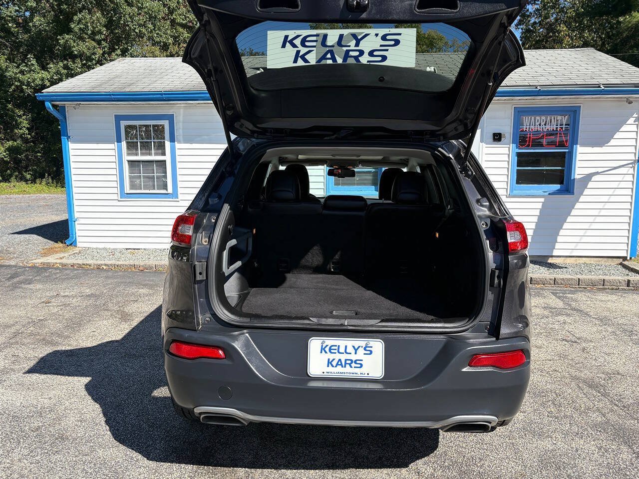 Used 2015 Jeep Cherokee Limited AWD/4WD image 6