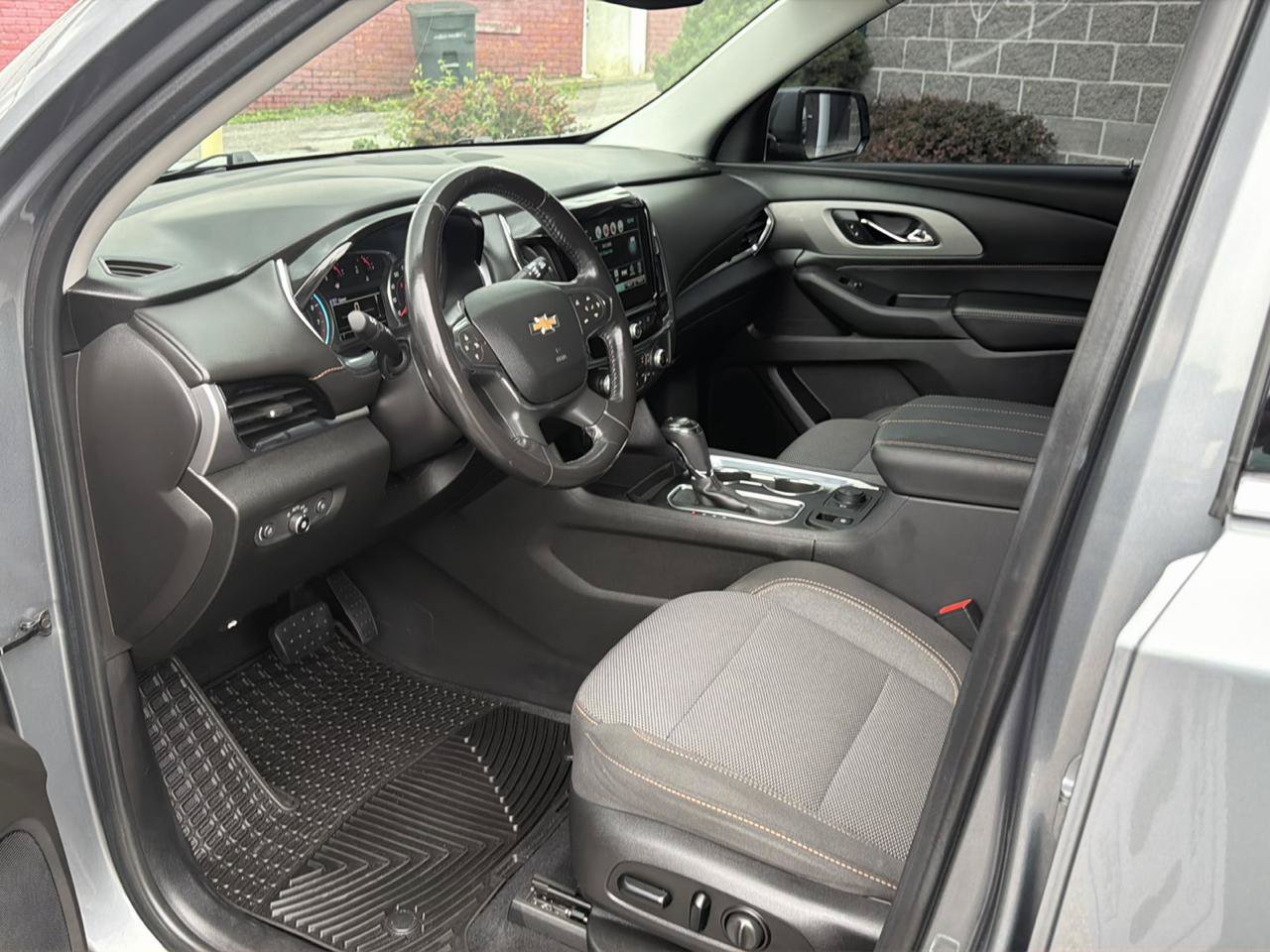 Used 2018 Chevrolet Traverse LT AWD/4WD image 16