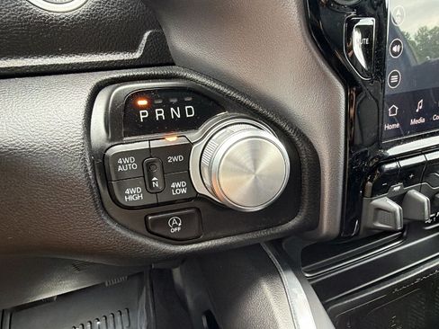 Used 2024 RAM 1500 Laramie AWD/4WD image 31