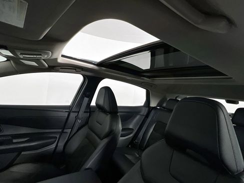 Used 2024 Nissan Ariya AWD image 22