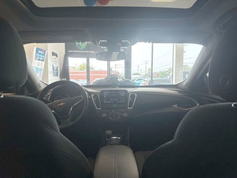 Used 2022 Chevrolet Malibu LT image 16