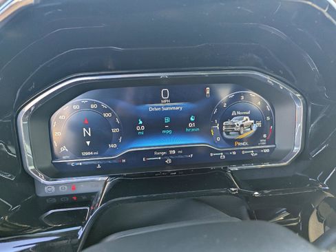 Used 2024 Chevrolet Silverado 2500 LTZ w/ LTZ Convenience Package image 21