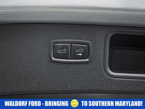 Used 2021 Porsche Macan GTS w/ Sport Chrono Package image 11