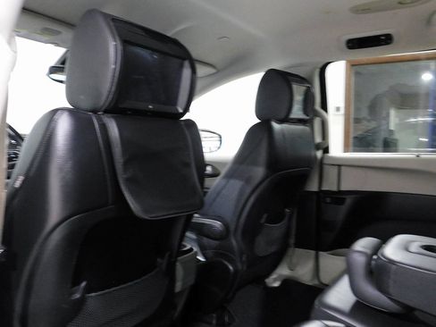 Used 2017 Chrysler Pacifica Touring-L image 41