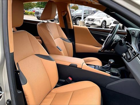 Used 2023 Lexus ES 300h w/ Premium Package FWD image 8