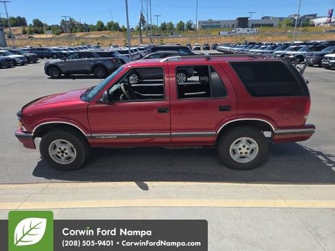 Used 1997 Chevrolet Blazer LS w/ Preferred Equipment Group AWD/4WD image 4