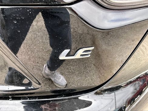 Used 2023 Toyota Corolla LE image 8