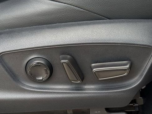 Used 2024 Toyota Tacoma Limited w/ Limited Package (LT) image 33