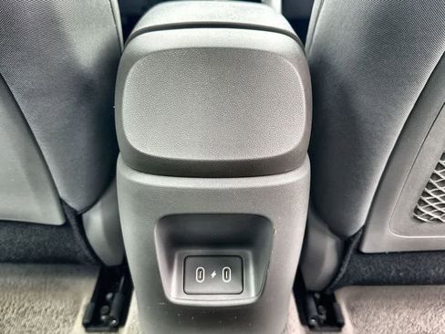 Used 2025 Hyundai Elantra SEL image 21