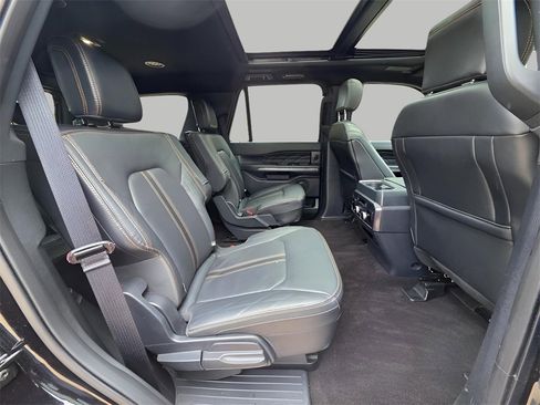 Used 2023 Ford Expedition Platinum image 12