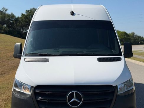 Used 2023 Mercedes-Benz Sprinter 2500 image 8