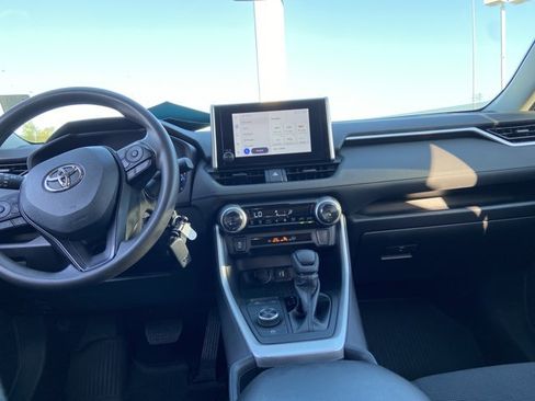 Used 2023 Toyota RAV4 LE AWD/4WD image 9