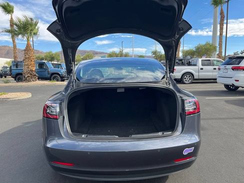 Used 2018 Tesla Model 3 Long Range RWD image 8