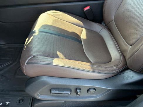 Used 2025 Honda Pilot Elite image 22