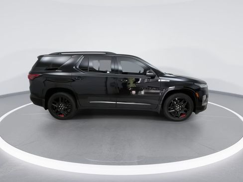 Used 2022 Chevrolet Traverse Premier w/ Redline Edition AWD/4WD image 9