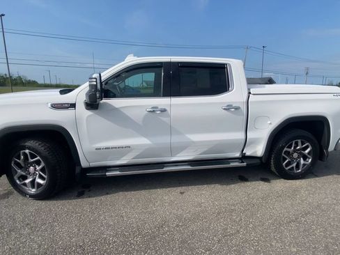Used 2023 GMC Sierra 1500 SLT w/ SLT Premium Plus Package AWD/4WD image 5