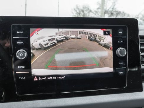 Used 2025 Volkswagen Jetta SE image 6