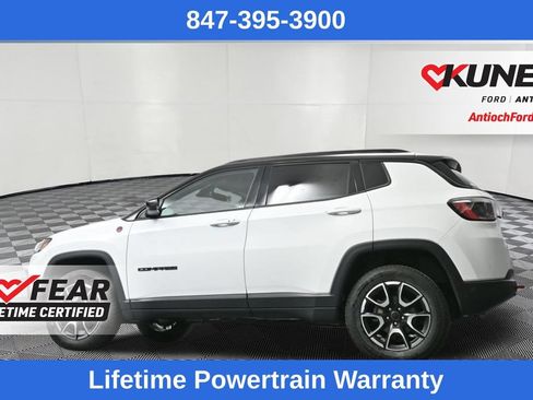 Used 2025 Jeep Compass Trailhawk AWD/4WD image 43
