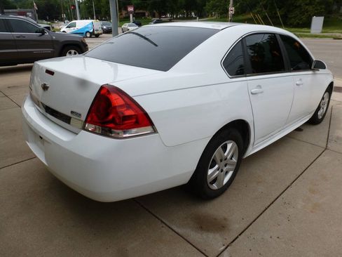 Used 2010 Chevrolet Impala LS FWD image 2