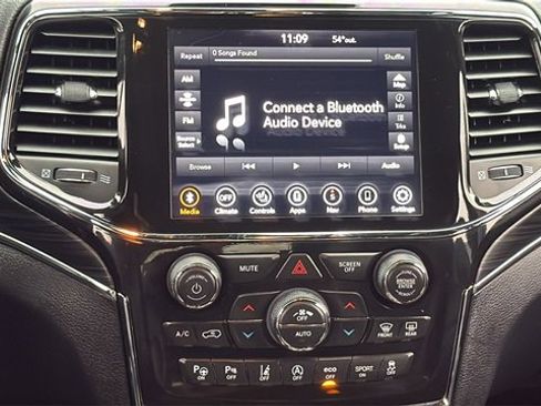 Used 2021 Jeep Grand Cherokee Limited w/ Quick Order Package 28K 80th image 17