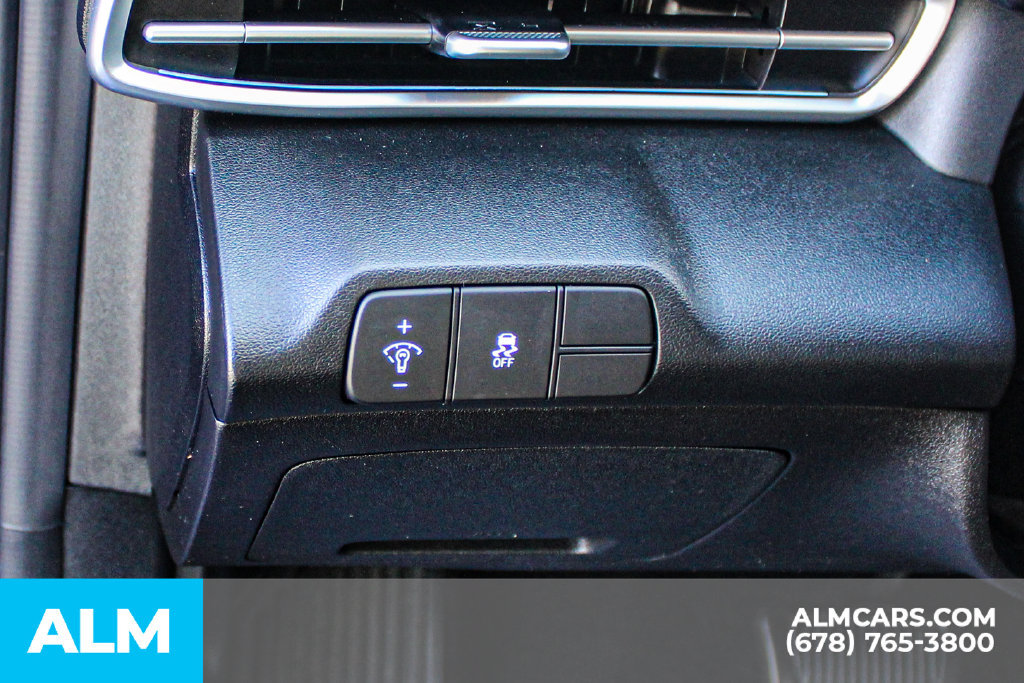 Used 2025 Hyundai Elantra SEL FWD image 26